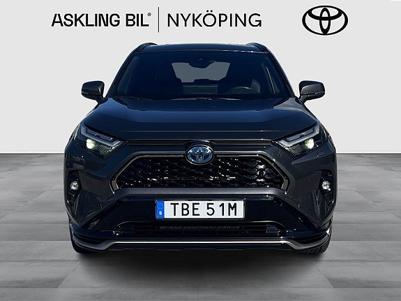 Toyota RAV4 6 of 17
