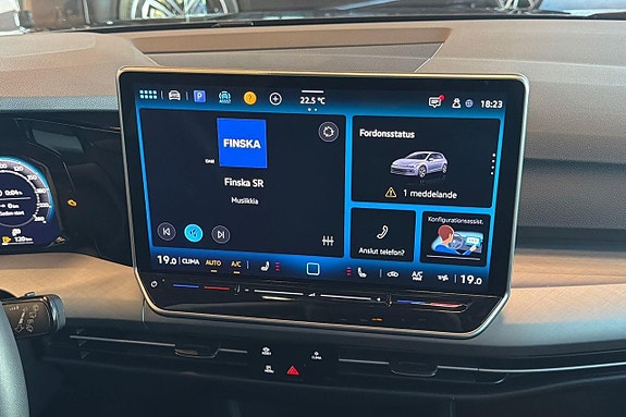 Volkswagen Golf I 17 of 20