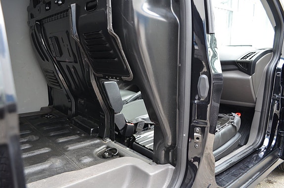 Ford Transit Connect 7 of 14
