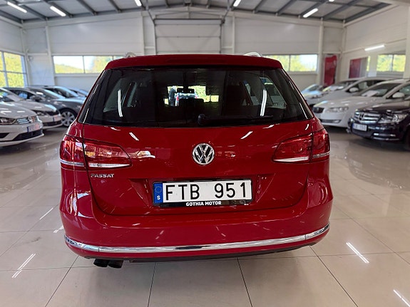 Volkswagen Passat 5 of 12