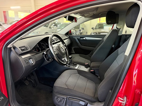 Volkswagen Passat 7 of 12