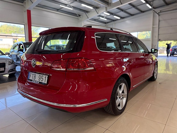 Volkswagen Passat 4 of 12