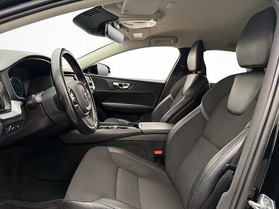 Volvo V60 11 of 30