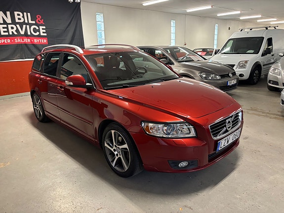 Volvo V50 2 of 7