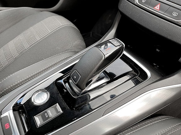 Peugeot 308 SW 10 of 16