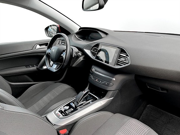 Peugeot 308 SW 11 of 16