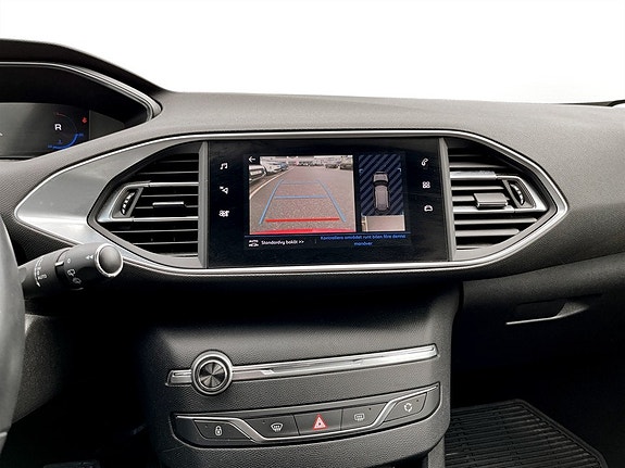 Peugeot 308 SW 9 of 16