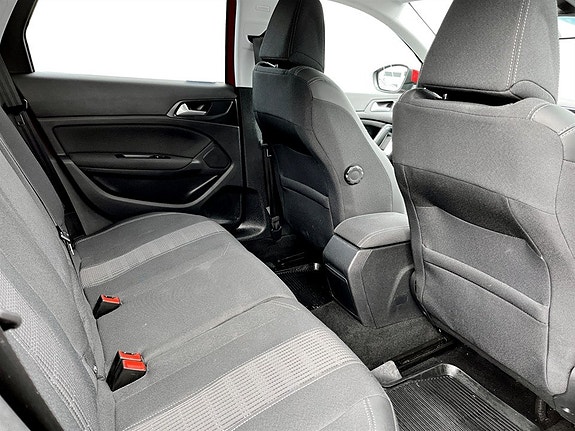 Peugeot 308 SW 12 of 16