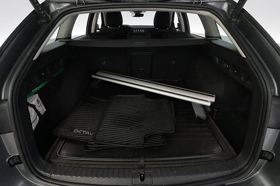 Skoda Octavia Scout 8 of 30