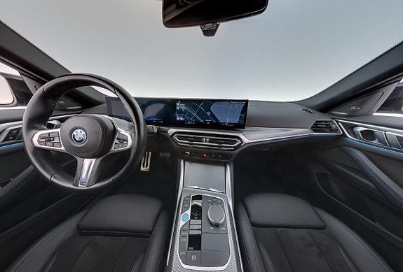 BMW i4 14 of 30