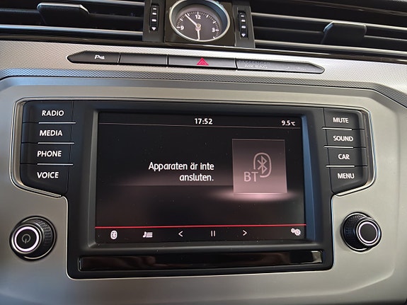 Volkswagen Passat 19 of 26