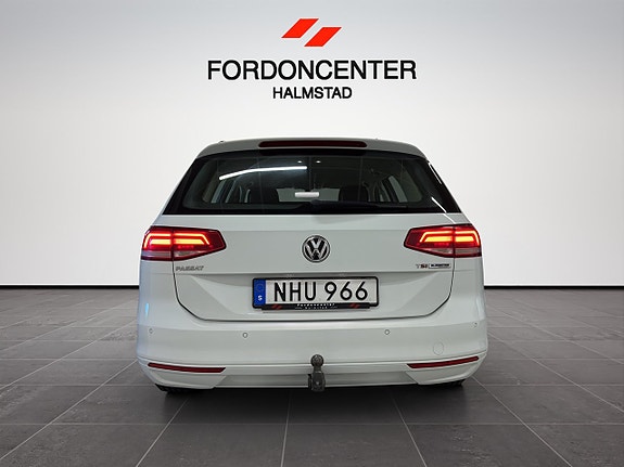 Volkswagen Passat 6 of 26