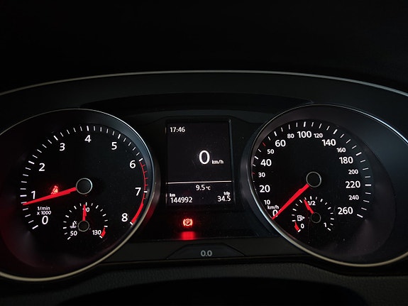 Volkswagen Passat 16 of 26