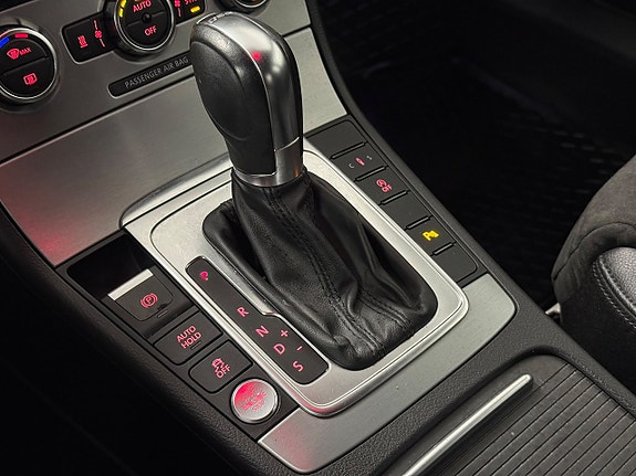 Volkswagen CC 18 of 24