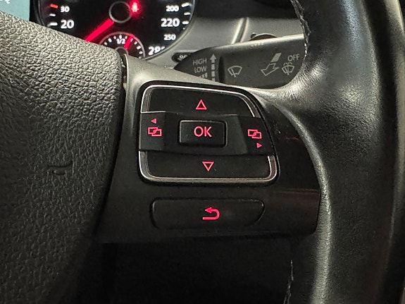 Volkswagen CC 13 of 24