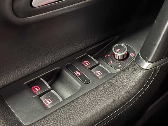 Volkswagen CC 11 of 24