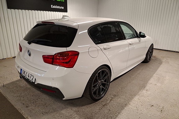 BMW 118d 5 of 16
