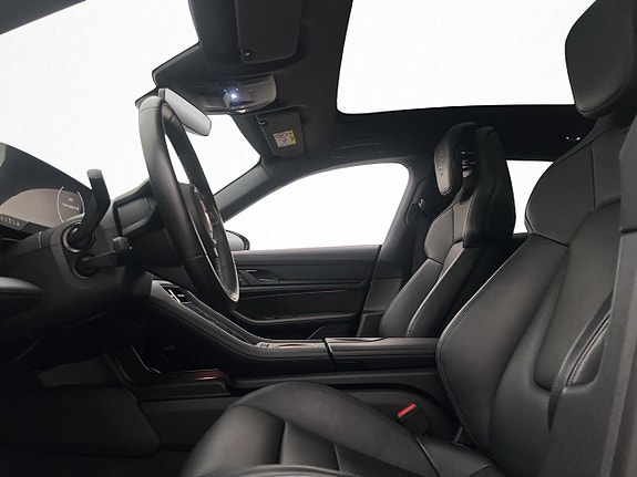 Porsche Taycan Sport Turismo 15 of 30