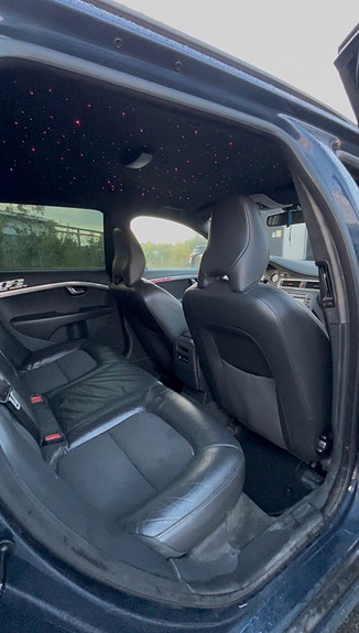 Volvo V70 3 of 4