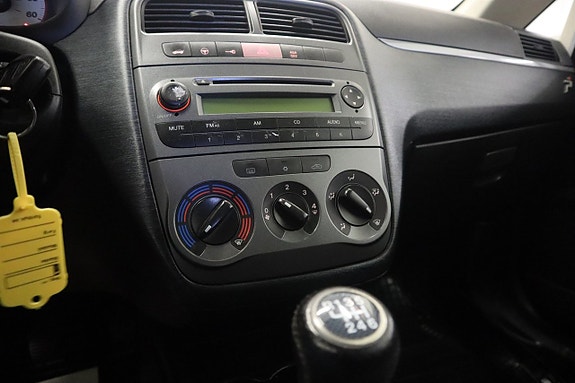 Fiat Punto 10 of 13