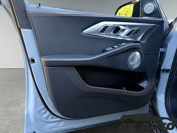 BMW XM 8 of 9