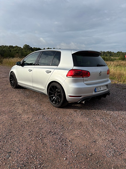 Volkswagen Golf VI 4 of 12