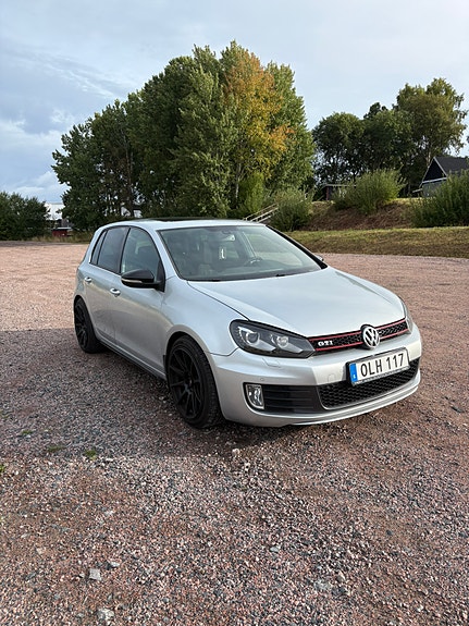 Volkswagen Golf VI 3 of 12