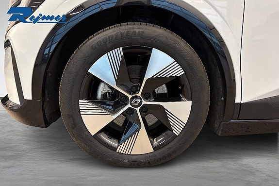 Renault Megane E-Tech 15 of 17