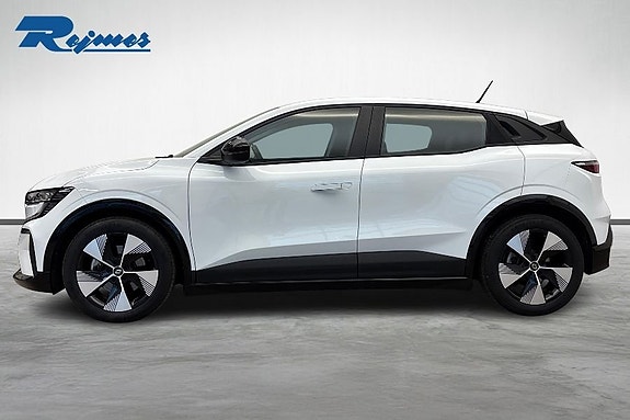 Renault Megane E-Tech 4 of 17