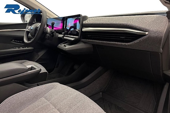 Renault Megane E-Tech 5 of 17