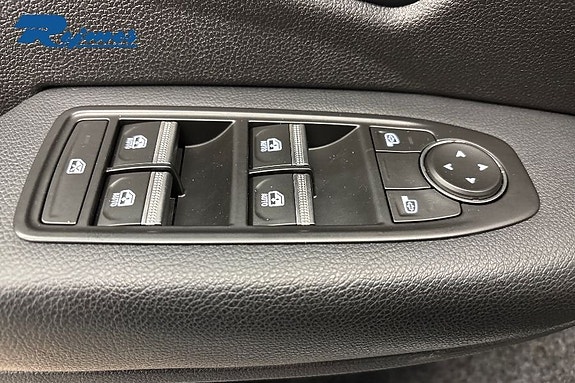Renault Megane E-Tech 13 of 17