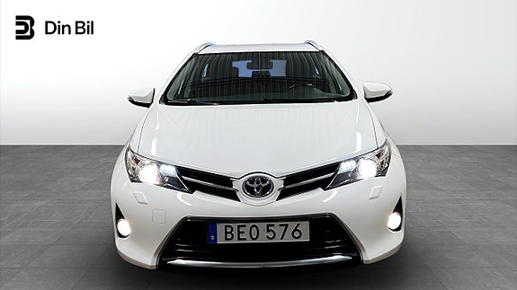 Toyota Auris 4 of 21