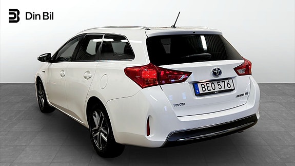Toyota Auris 3 of 21