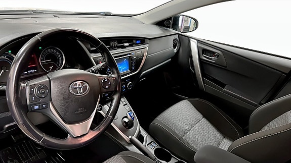 Toyota Auris 7 of 21
