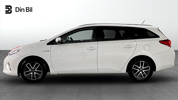 Toyota Auris 2 of 21