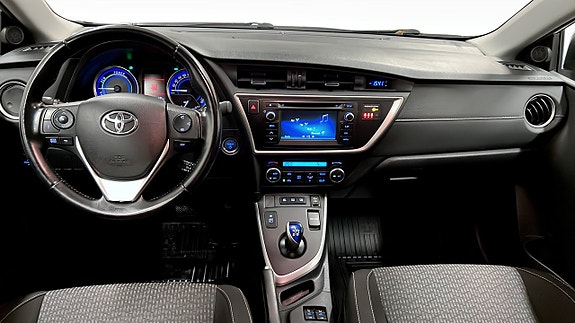 Toyota Auris 10 of 21