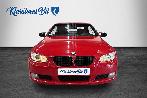 BMW 320i 4 of 18
