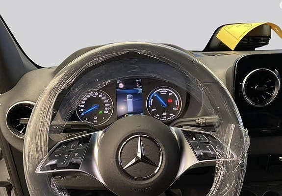 Mercedes-Benz eSprinter 420 6 of 10