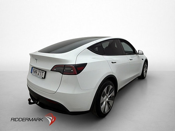 Tesla Model Y 8 of 30