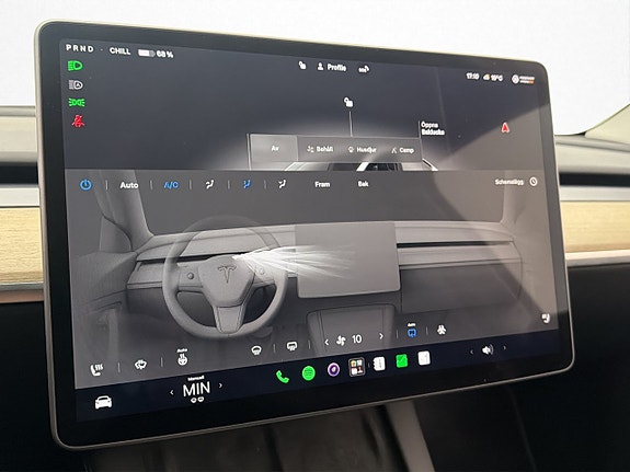 Tesla Model Y 22 of 30