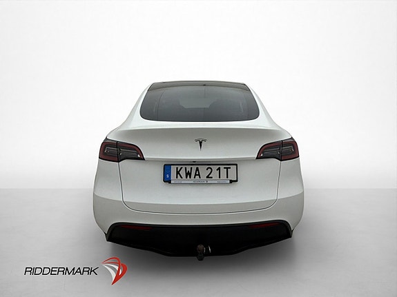 Tesla Model Y 7 of 30