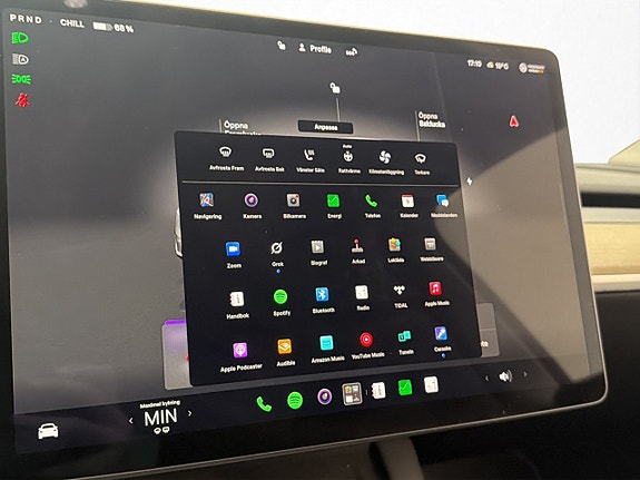 Tesla Model Y 21 of 30