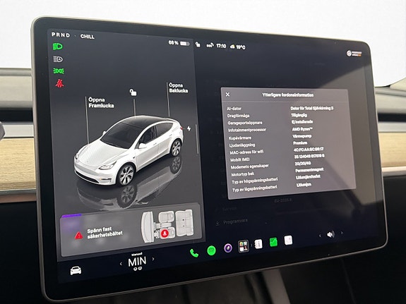 Tesla Model Y 25 of 30