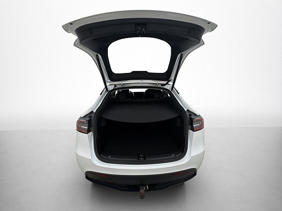 Tesla Model Y 30 of 30