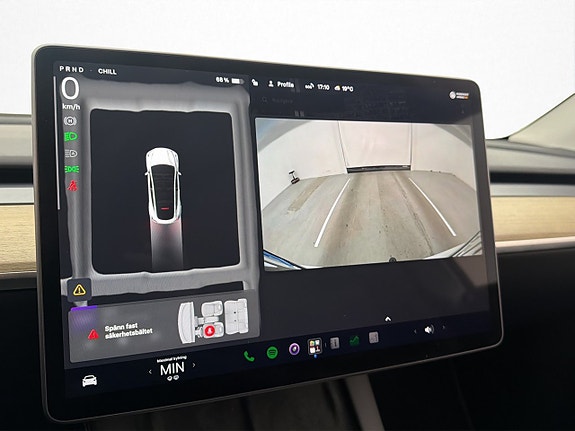 Tesla Model Y 19 of 30