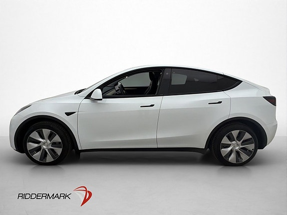Tesla Model Y 5 of 30