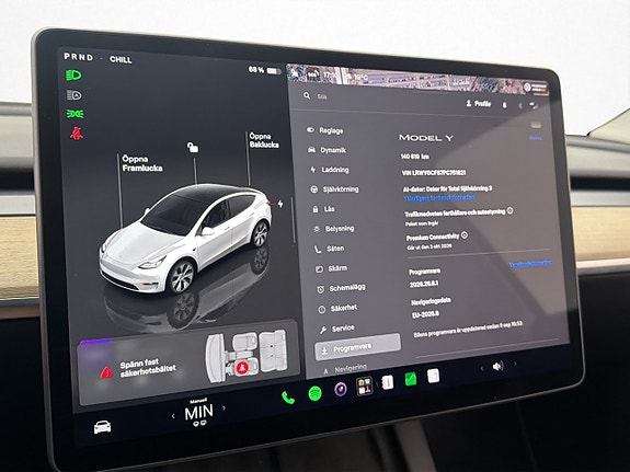 Tesla Model Y 24 of 30