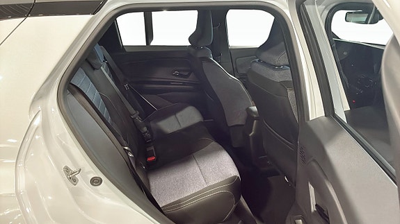 Renault 5 E-Tech 5 of 10