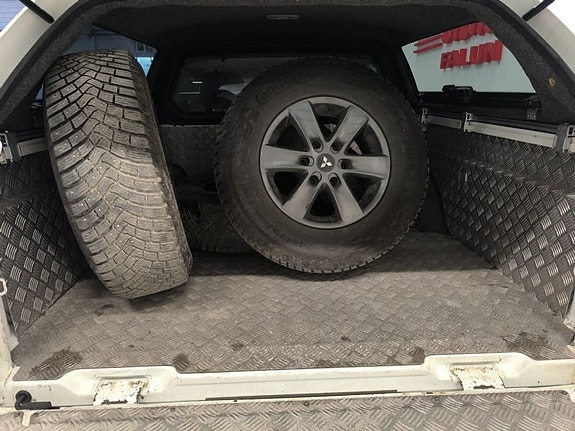 Mitsubishi L200 8 of 10