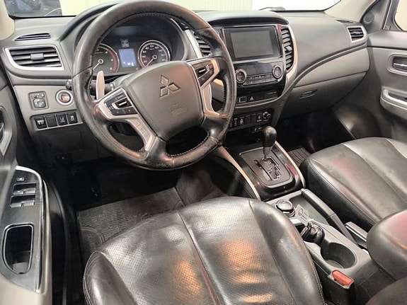 Mitsubishi L200 7 of 10